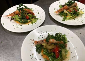 Disfruta de una experiencia gastronómica fresca en Restaurante Café Bar Santa Ana de Valladolid